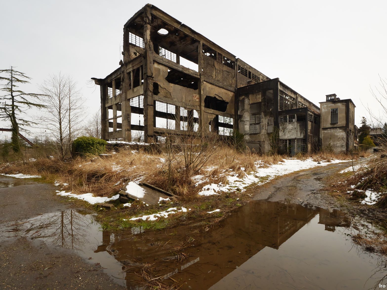 Obrázek refinery_buildings.jpg