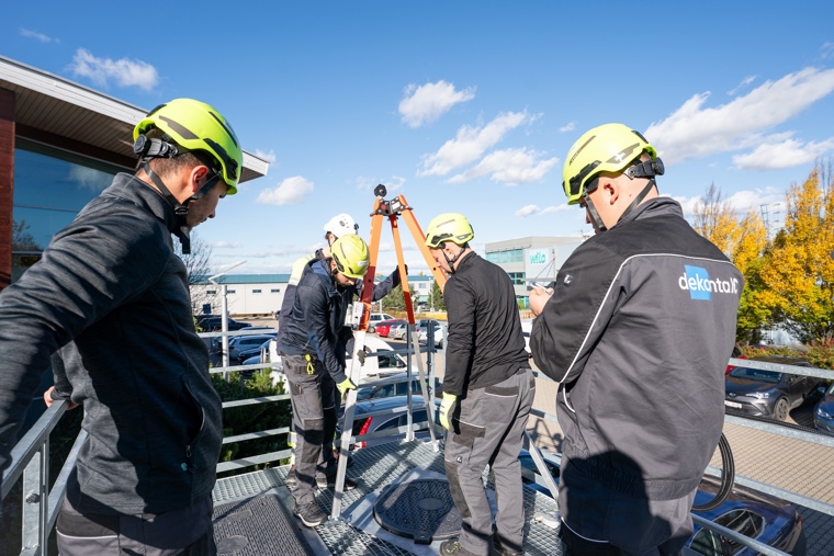 Instalace bezpečnostních prvků před vstupem do polygonu